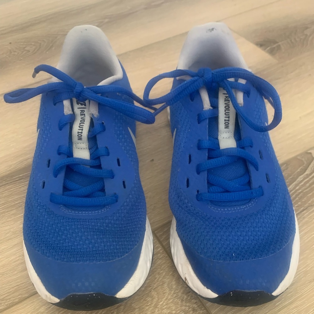 Nike Revolution 5 Blue Athletic Sneakers Size 4 Youth - Picture 8 of 10
